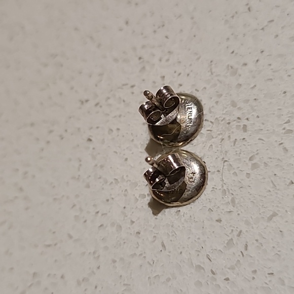 Vintage silver rose studs - Picture 2 of 3